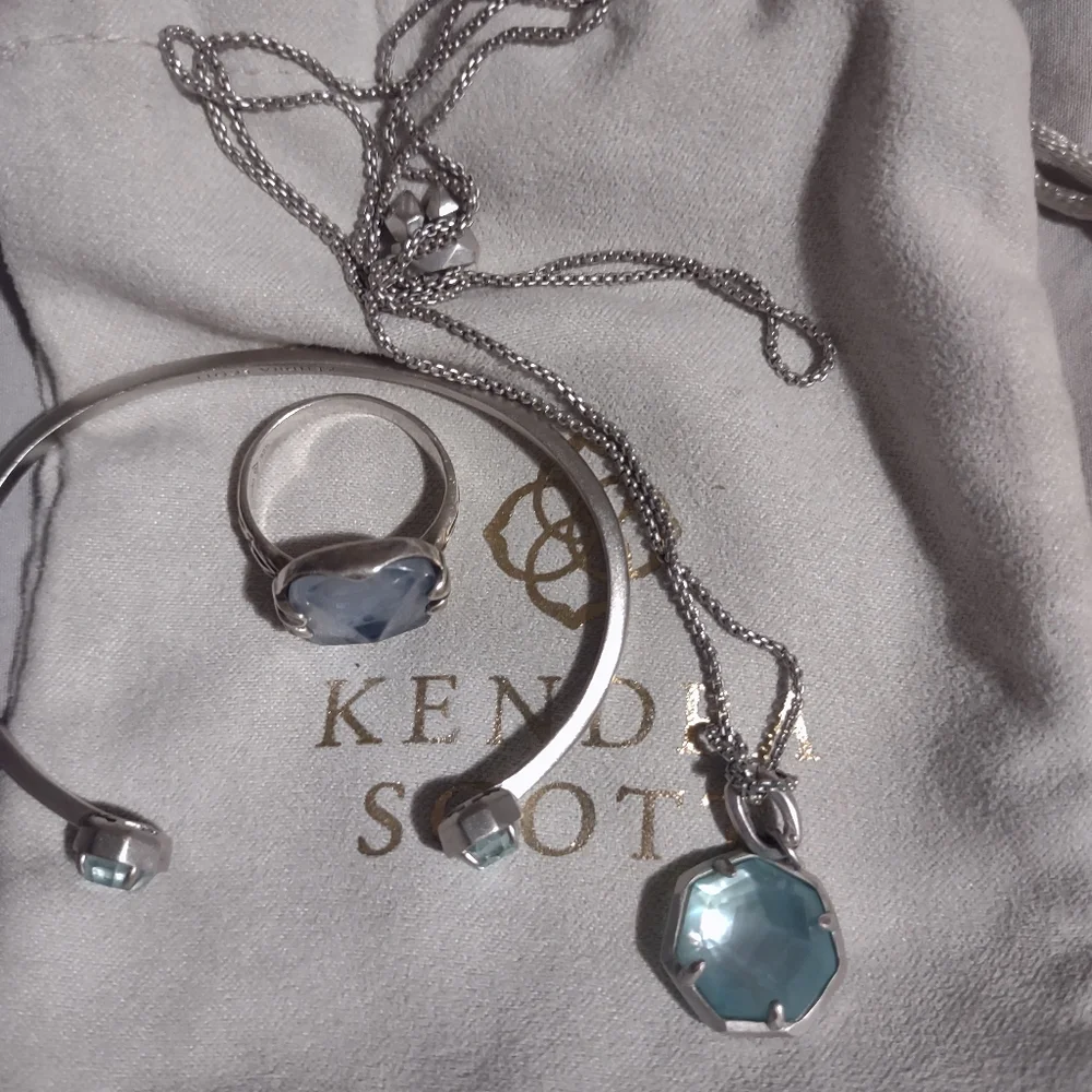 Jewelry set - Picture 3 of 3